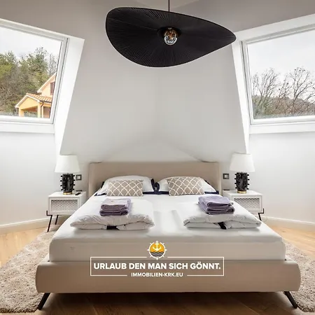 Schindler Luxury Penthouse Apartment